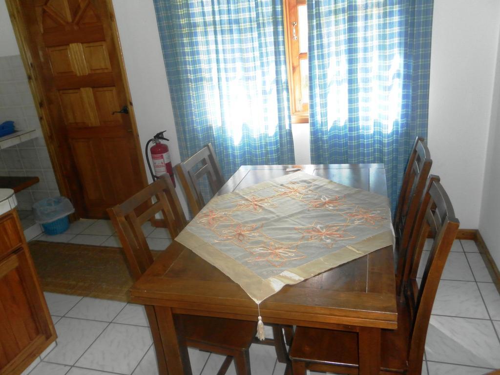 La Digue Ylang Ylang Villa Room photo